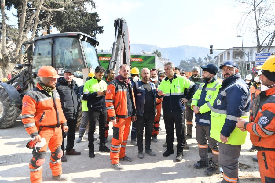 Mamak Belediyesi İlk Günden  İtibaren Deprem Bölgesinde