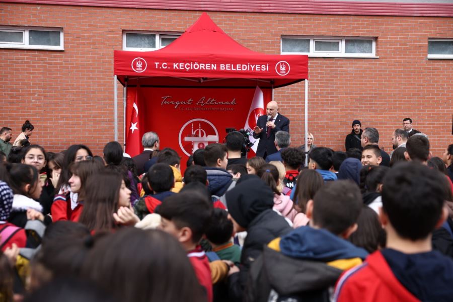 KEÇİÖREN BELEDİYESİNDEN KİTAP VE  LABORATUVAR EKİPMANI DESTEĞİ