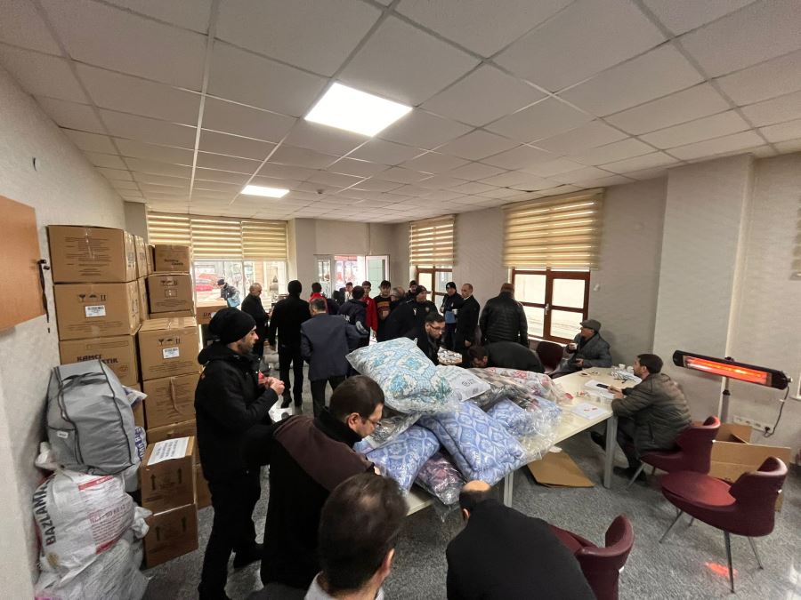 Kızılcahamam’da vatandaşlar  depremzedeler için seferber oldu