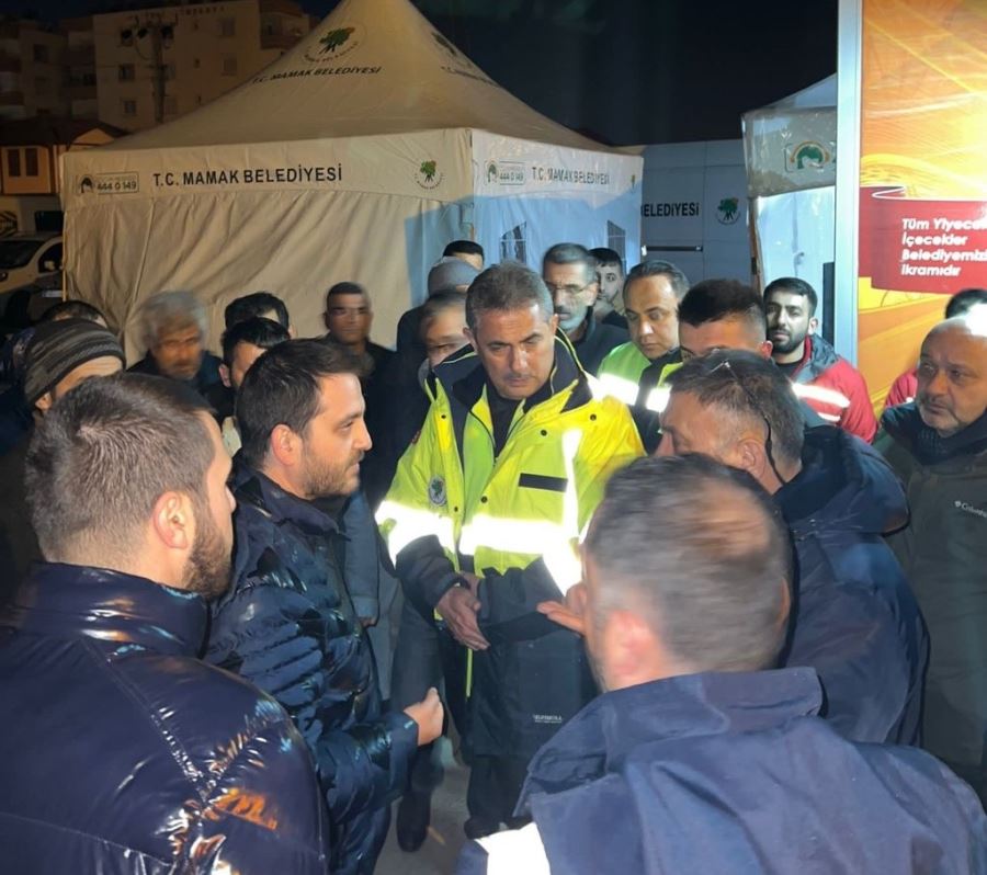 Mamak Belediye Başkanı Murat Köse, Deprem Bölgesinde
