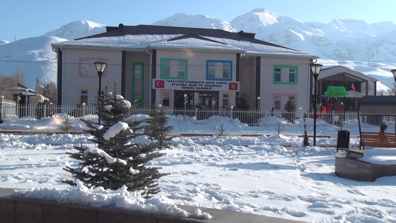 TANRI DAĞLARI’NDAN DEPREMZEDE ÇOCUKLARA OYUNCAK