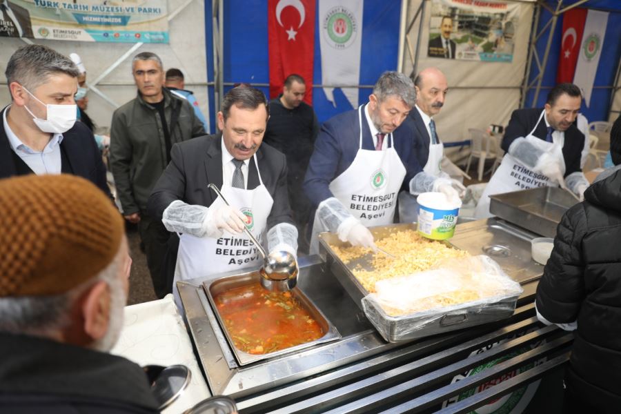 50 BİN KİŞİYE SOSYAL DESTEK VERİYORUZ