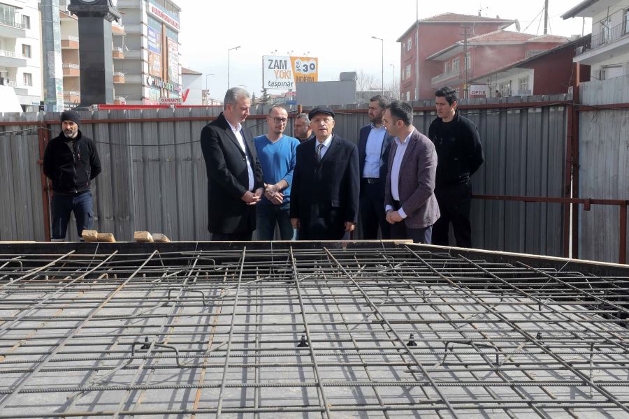 Başkan Yaşar yapımı süren inşaatları inceledi