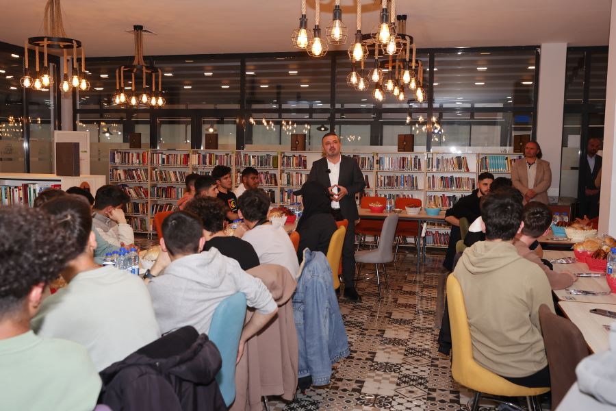 MURAT ERCAN GENÇLERLE SAHUR YAPTI
