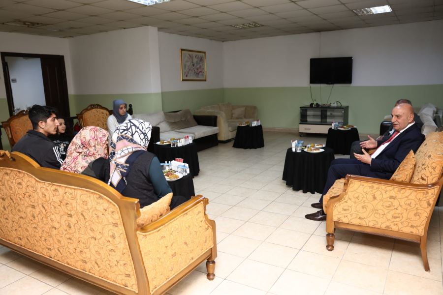 BAŞKAN ALTINOK DEPREMZEDELERLE BAYRAMLAŞTI