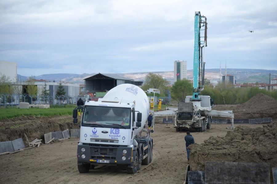 KAHRAMANKAZAN’A 1500 HAYVAN KAPASİTELİ BARINAK