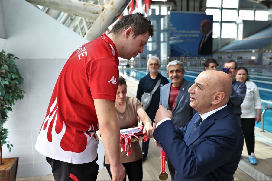ÖZEL SPORCULAR MADALYALARINI ALTINOK’TAN ALDI