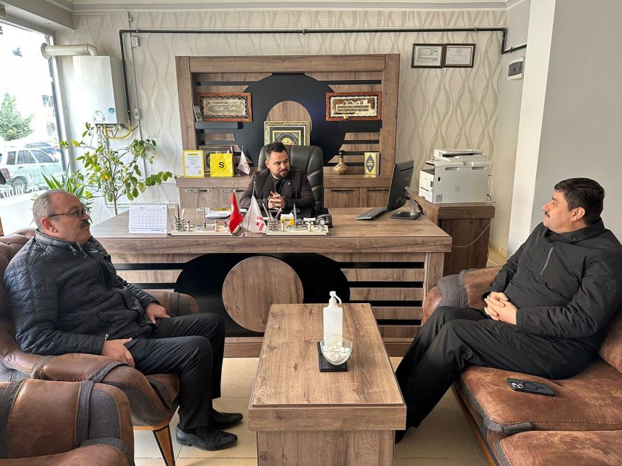 BAŞKAN OĞUZ ESNAFININ YANINDA