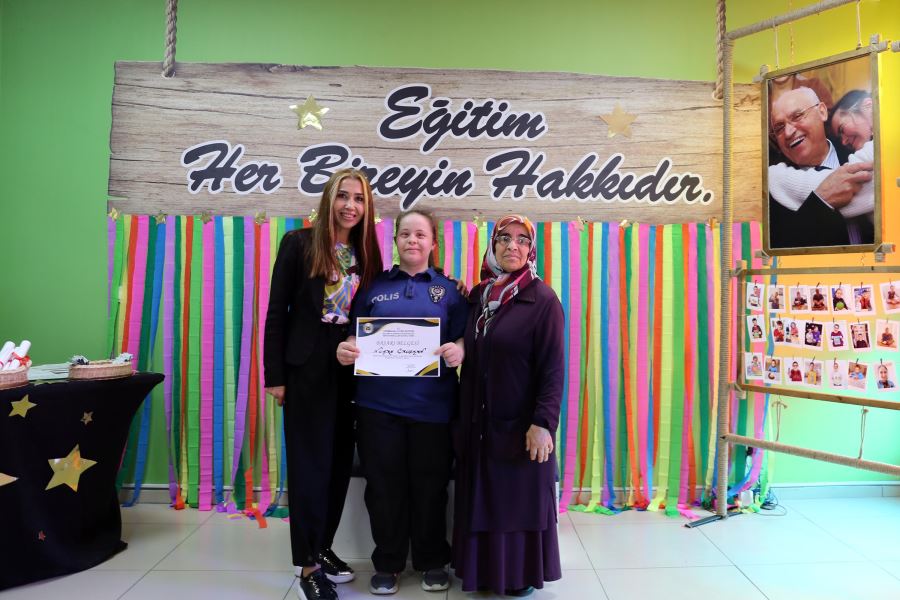 Nefes Engelliler Sosyal Tesisi üyeleri Başarı Belgelerini aldı