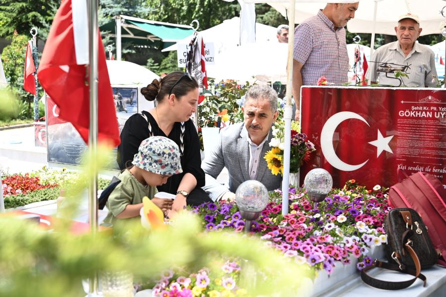 Şehitliğe Bayram Ziyareti