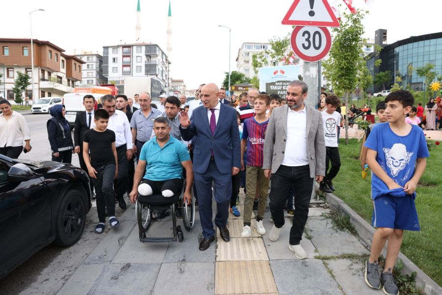 GAZİ YAKUP KUTMAN PARKI KEÇİÖREN’DE AÇILDI
