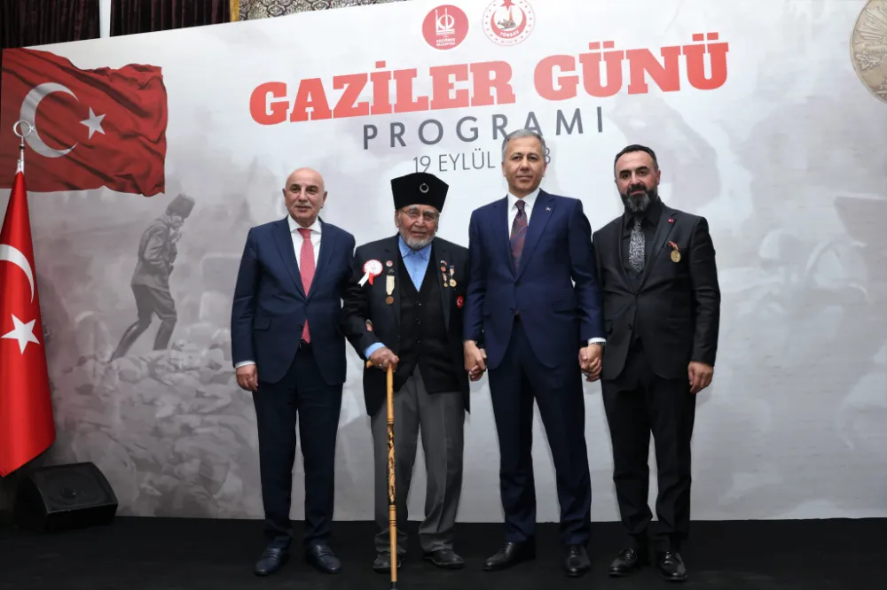 DÖRT KUŞAK GAZİLER AYNI FOTOĞRAF KARESİNDE 