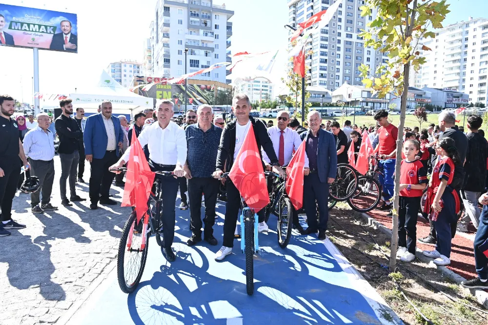 Başkan Amcaları ile Bisiklet Sürdüler