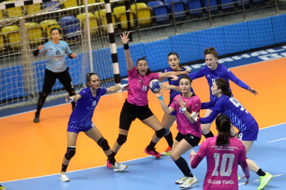 Yenimahalle’nin Melekleri, İzmir’e geçit vermedi