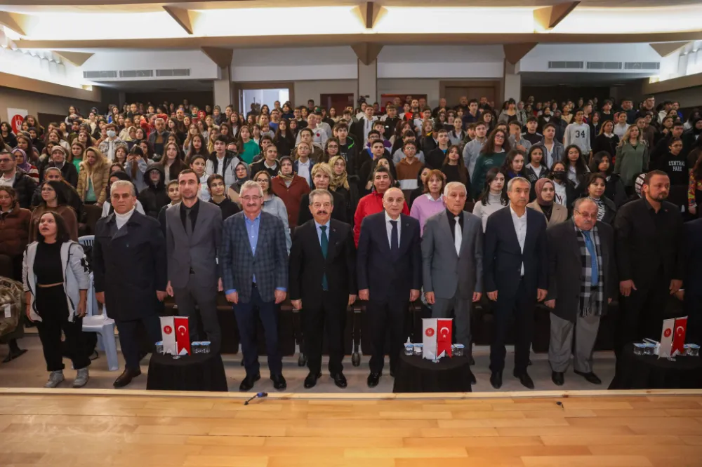 “BİR TÜRKÜ TİYATROSU” KEÇİÖREN’DE SAHNELENDİ