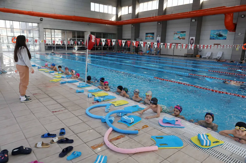 Ücretsiz yüzme kurslarına 2 bin 200 başvuru