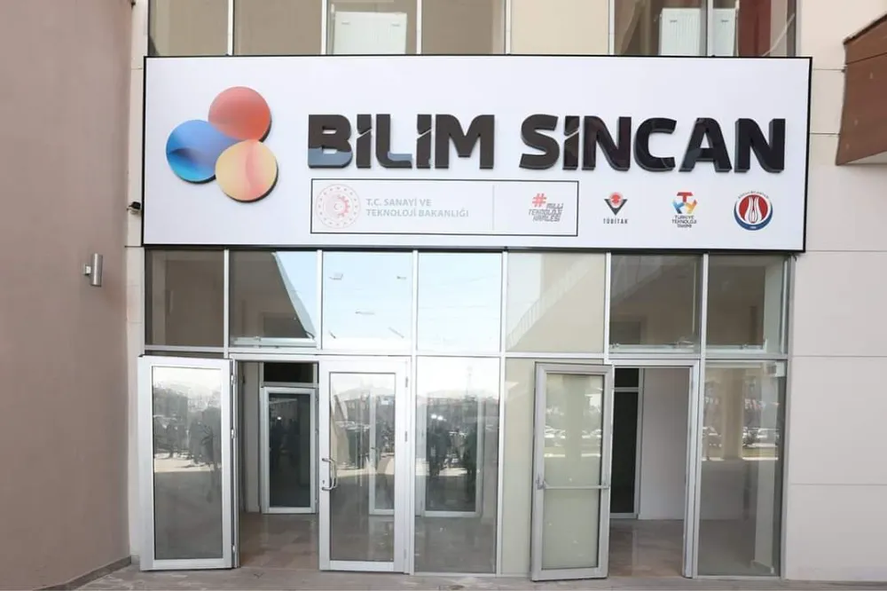 BAŞKAN ERCAN’DAN BİLİM SİNCAN’A ZİYARET