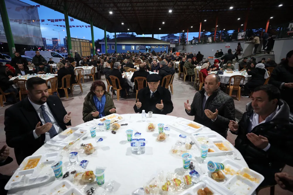 İftar buluşmaları devam ediyor