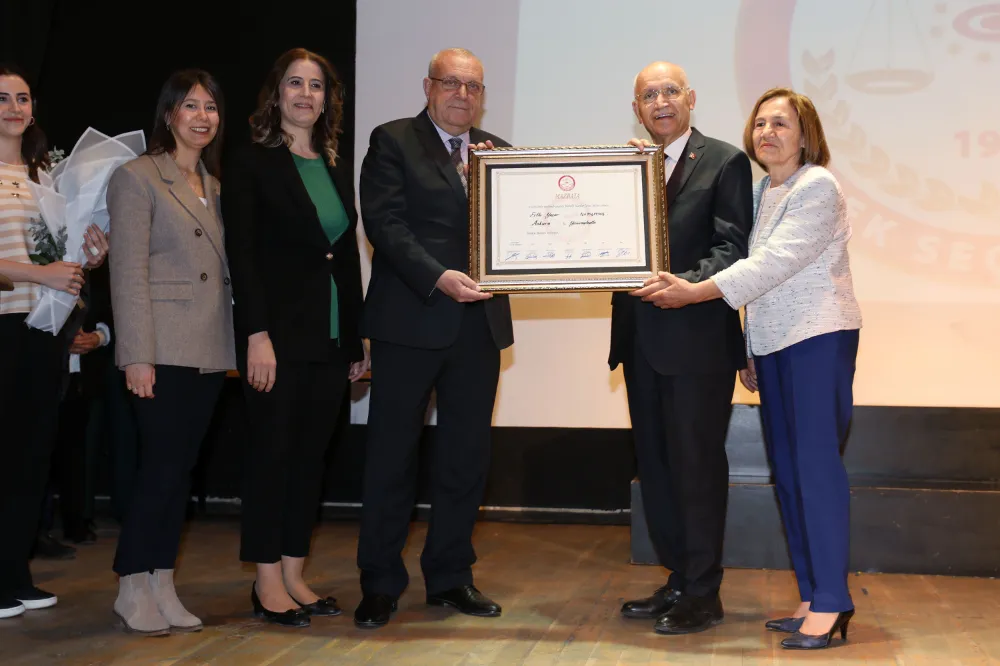 Fethi Yaşar, mazbatasını aldı
