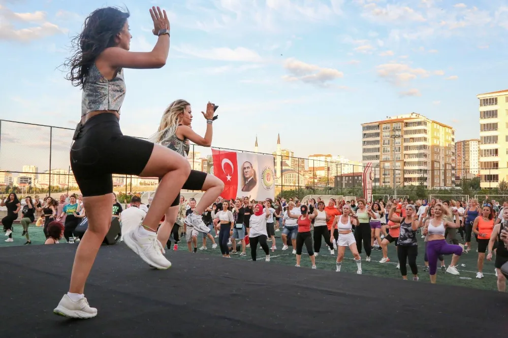 ETİMESGUT BELEDİYESİ’NDEN ZUMBA FESTİVALİ