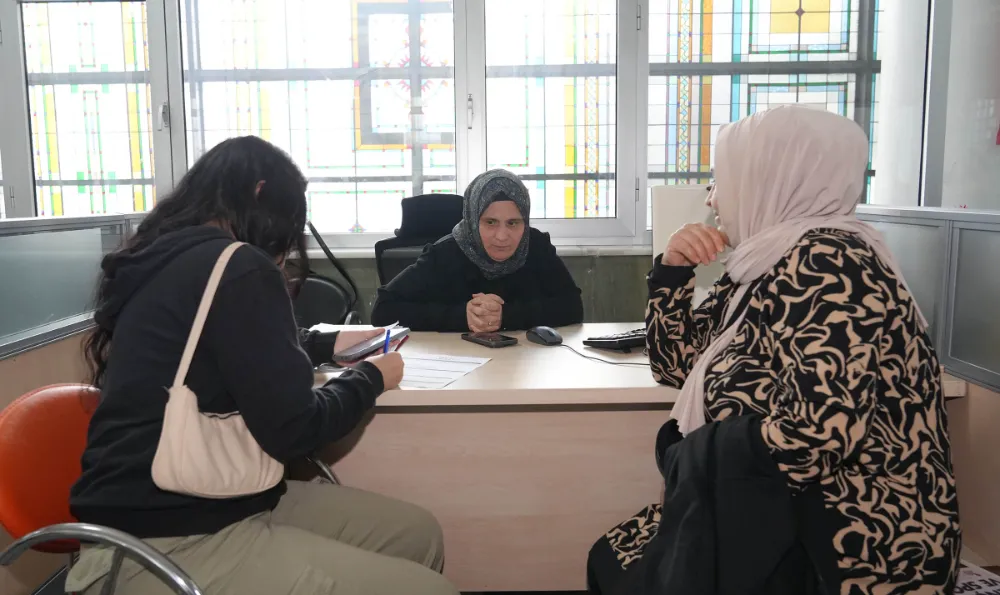 KARİYER OFİSİ, İŞ ARAYANLARLA İŞVERENLERİ BULUŞTURUYOR