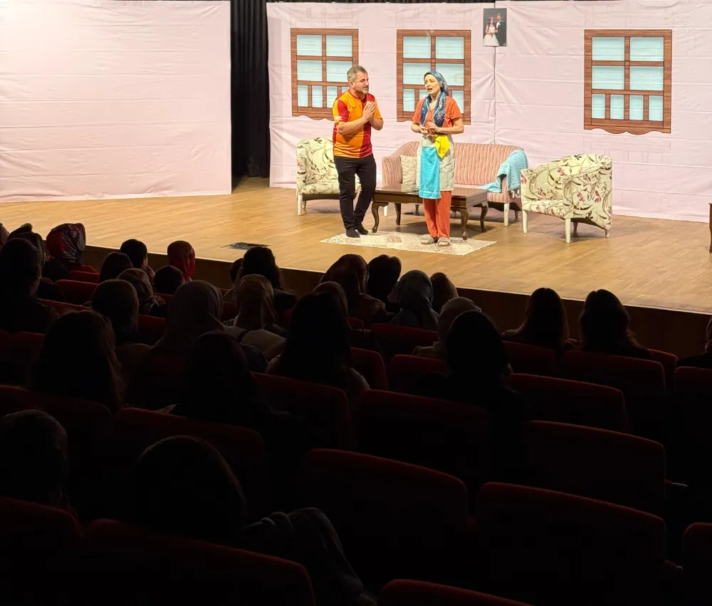 SİNCAN’DA HER HAFTA SONU TİYATRO RÜZGARI ESİYOR