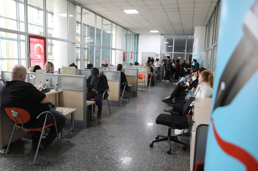 KEÇİÖREN BELEDİYESİ İŞ ARAYANLARLA İŞVERENLERİ BULUŞTURUYOR