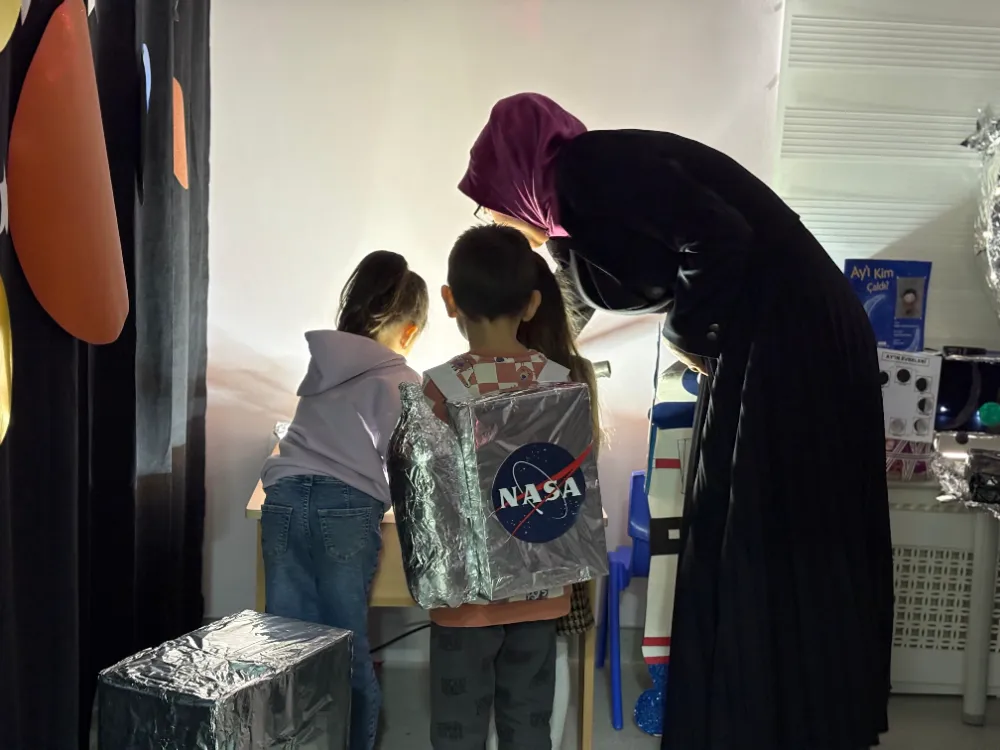 LAVANTA KREŞİ ÖĞRENCİLERİ UZAYLA TANIŞTI
