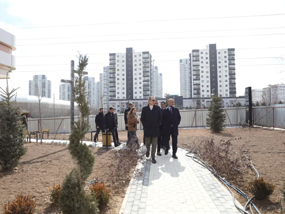 BAŞKAN BEŞİKCİOĞLU PARKLARDAKİ ÇALIŞMALARI İNCELEDİ