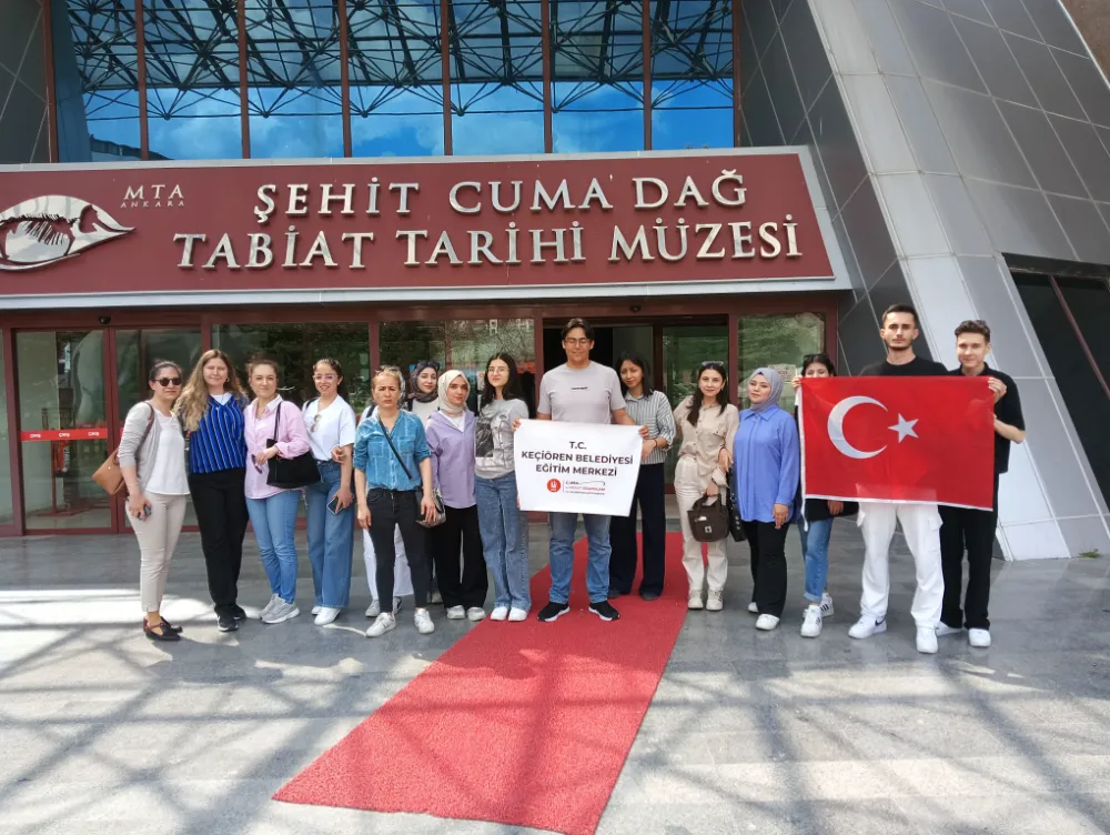ÖĞRENCİLER MTA TABİAT TARİHİ MÜZESİ