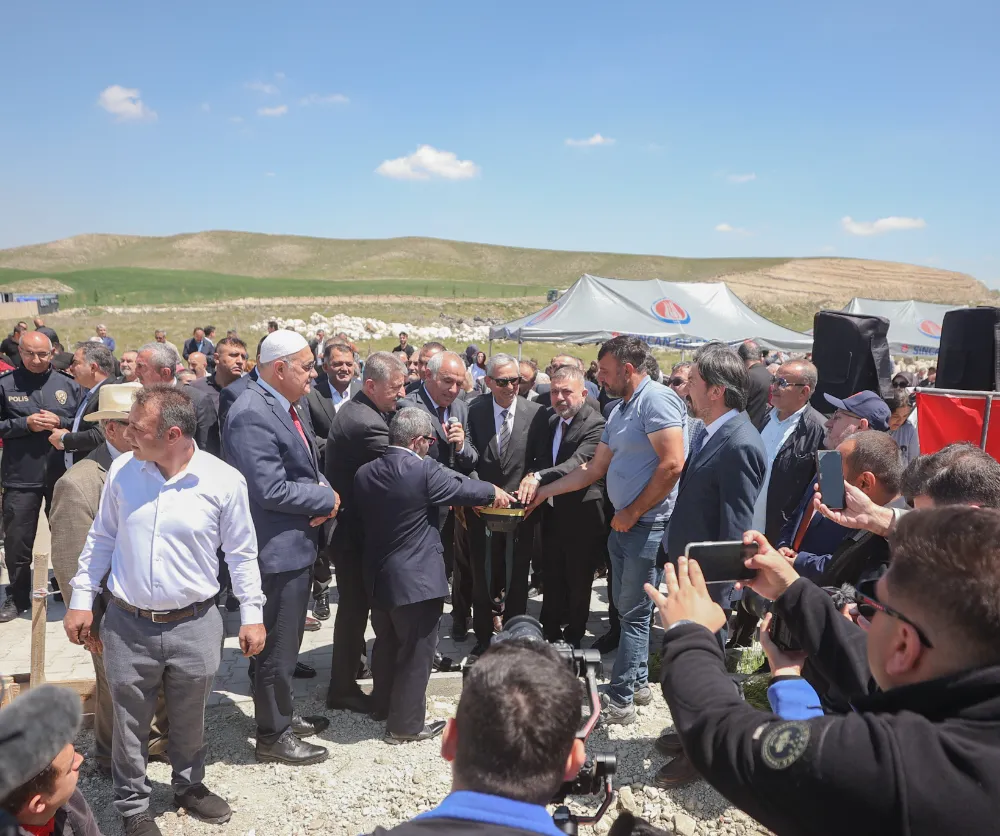 SARAYCIK’A YAPILACAK ENGELLİ HUZUREVİNİN TEMELİ TÖRENLE ATILDI