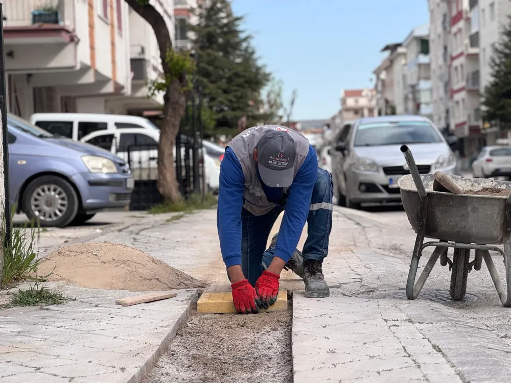 PLEVNE MAHALLESİ’NE GÖRME ENGELLİ  BİREYLER İÇİN KILAVUZ YOL DÖŞENDİ