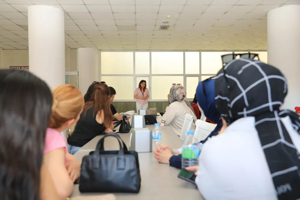İSTİHDAMIN KAPILARI KARİYER OFİSİ’YLE ARALANIYOR