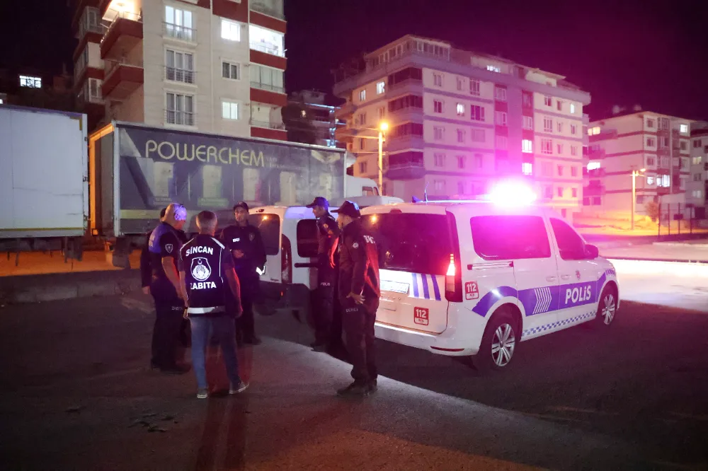 SİNCAN’DA EMNİYET VE ZABITA’DAN “HUZUR” DENETİMİ