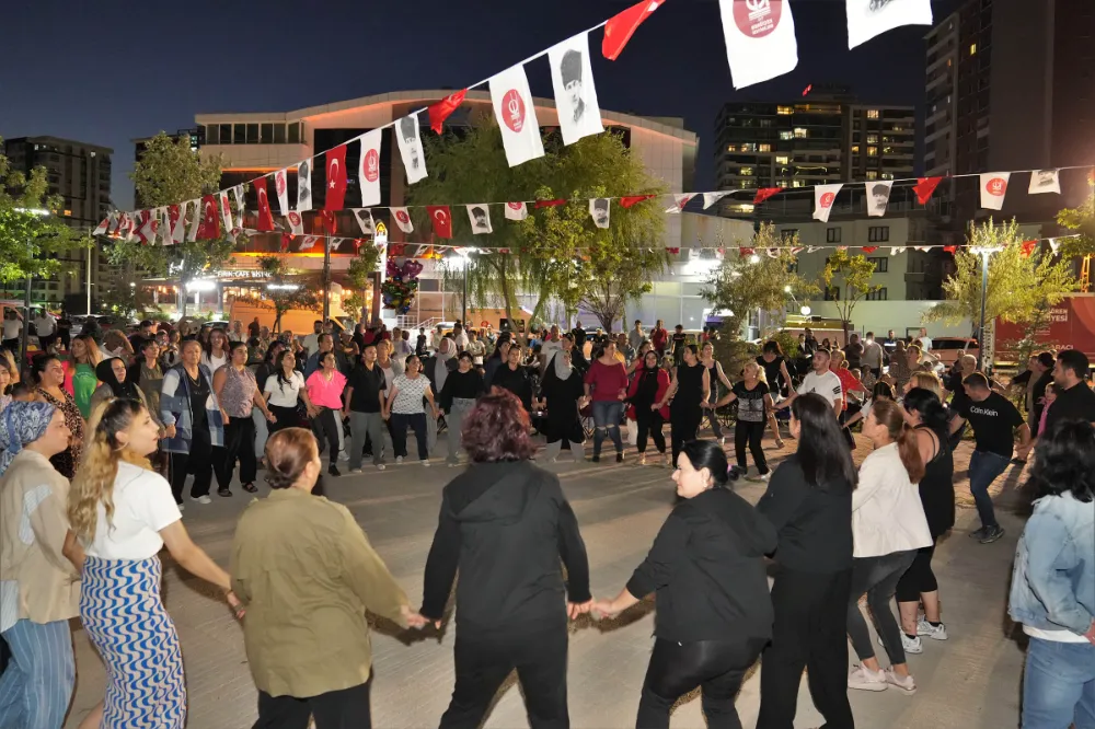 KEÇİÖRENLİLER YAZ KONSERLERİYLE STRES ATIYOR