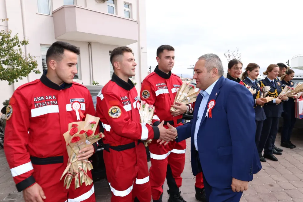 BAŞKAN ÖZARSLAN İTFAİYE HAFTASI’NDA İTFAİYECİLERLE BİR ARAYA GELDİ 